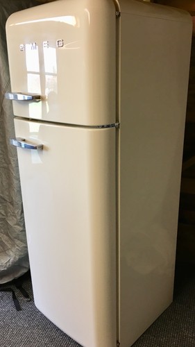 Lovely cream smeg fab30 - lovely,