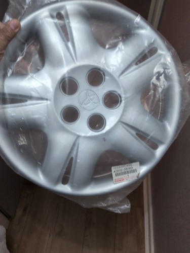 Toyota avensis wheel trim - wheel,