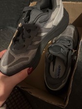 adidas junior trainers size 5
