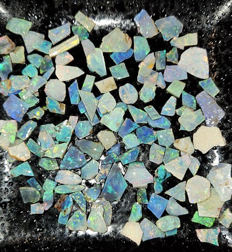 Coober pedy opal coloured - -,