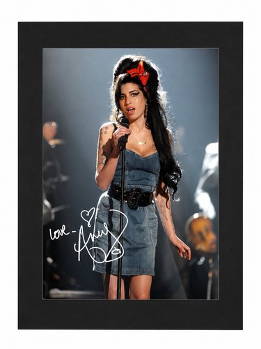 Amy winehouse signed autograph - signed,