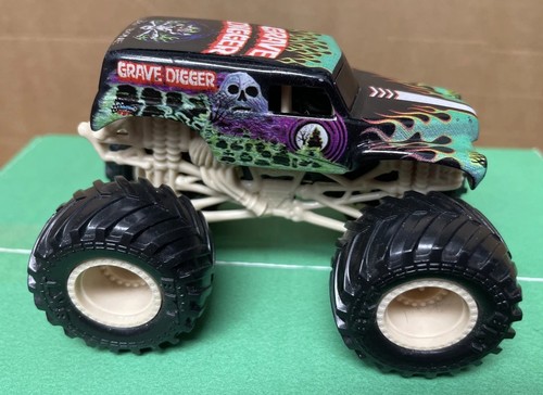Hot wheels monster - hot, grave