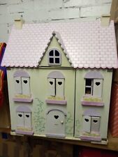 DOLLS HOUSE