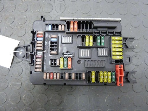 Bmw series f01 f02 fuse - bmw, box