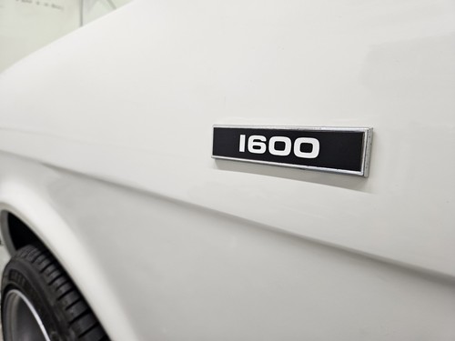 Classic ford 1600 wingbadge - classic,