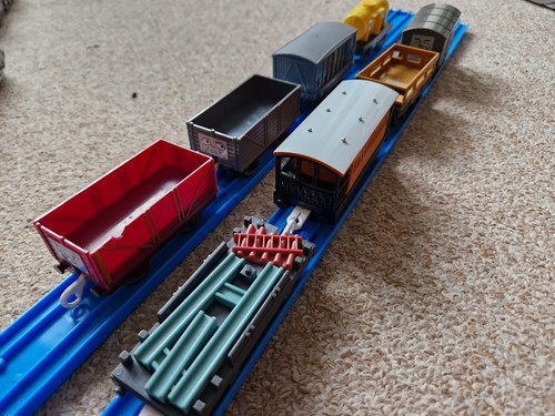 Trackmaster thomas friends - thomas, &