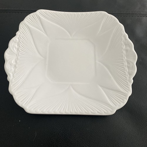 Art deco white shelley cake - art,