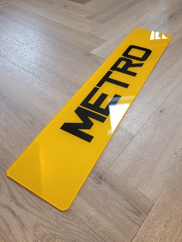 Metro show plates pair - show,