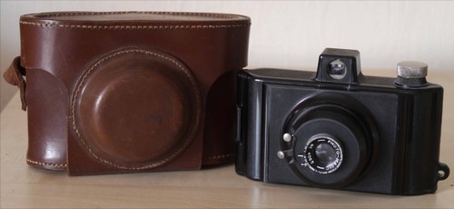 Photomagic bakelite camera(no