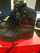 SAFETY BOOTS