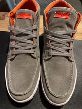 lacoste keel mid boot grey/red