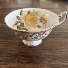 ROSINA QUEENS ENGLAND YELLOW
