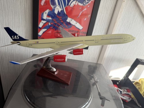 Sas scandinavian airlines a340 - sas,
