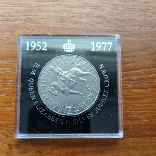 Genuine1952 1977 queen - genuine1952-1977, h.m.queen