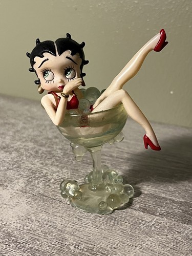 Betty boop sitting - betty,