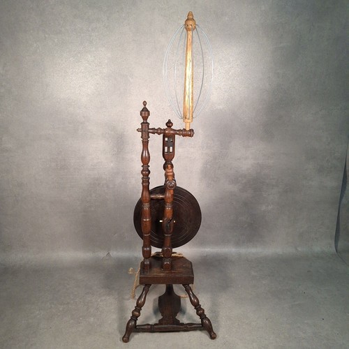 Antique travelling spinning - travelling,