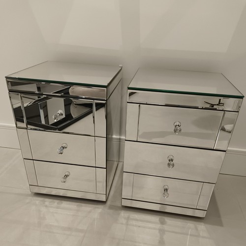 Bedside tablescaboinets - *,