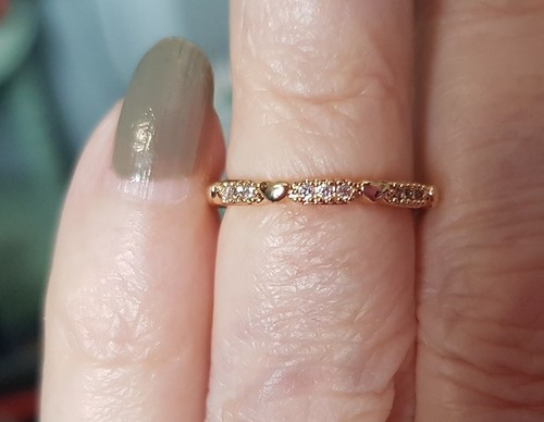 9ct gold diamond hearts - ❤️,