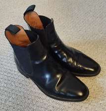 Loake Shoemakers England - UK size 9 Loakes black slip-on boots - used but good