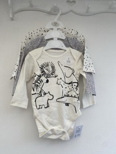 Baby grows 9 months - 3, x