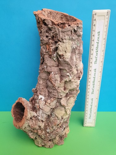 Cork bark tube hide - hide, 32cm
