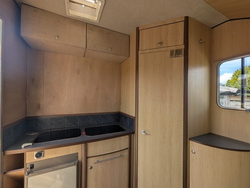 2011 equitrek night trekka