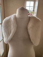 CREAM FLUFFY OPEN SHRUG COVER