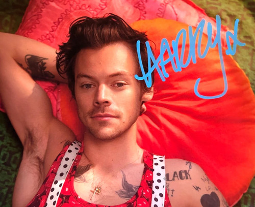 Harry styles signed 8x10 - harry,