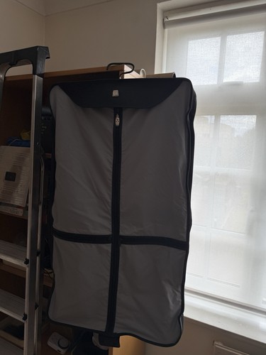 Samsonite suit and garment - samsonite,