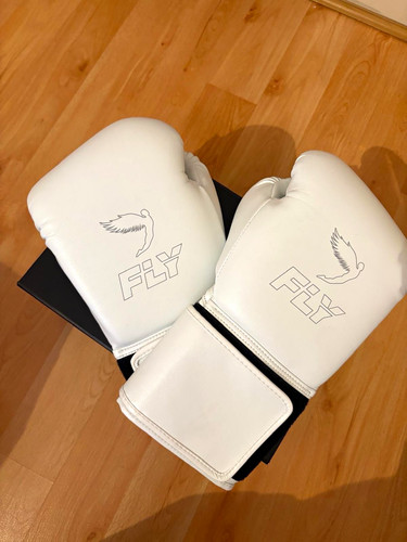 Fly white boxing - fly, training