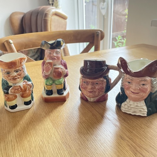 Set toby jugs in - toby,