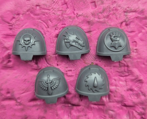 Lot093 mixed deathwatch - 5x,