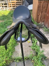 Wintec VSD Saddle Black Cair Inc.  Used Twice 16.5" 42cm