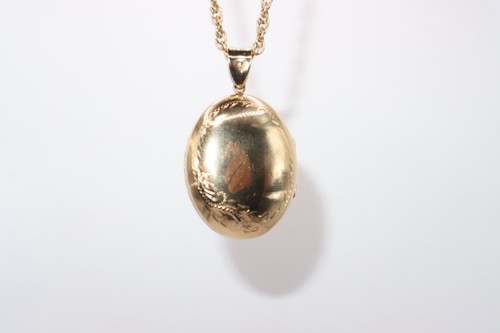 Heavy vintage 9ct - heavy, oval