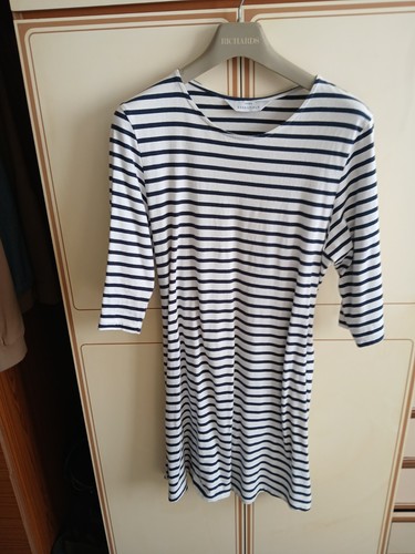 Blue and white - blue, knee