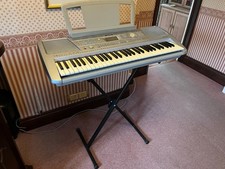 61-Key Electronic Piano