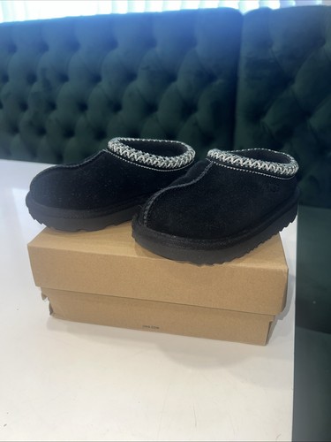 Children size uggs - size, 8