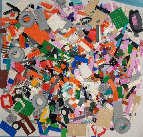 Over 1kg genuine lego bundle - 1kg,