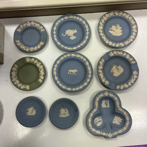 Wedgwood blue and green - green, x9