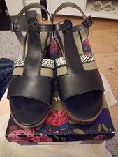 BN Boxed Moshulu Heeled