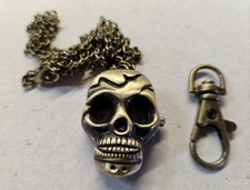 Unisex Bronze Vintage Style Angry Skull Cross Bone Pocket Watch Necklace Keyring