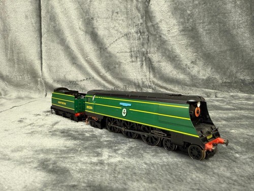 Hornby oo gauge locomotive - hornby,