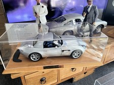 JAMES BOND 007 Kyosho 1:12 BMW Z8 Diecast Model Car w/display case Danbury Mint