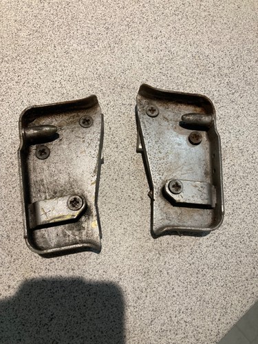 Mgb door - lock, striker
