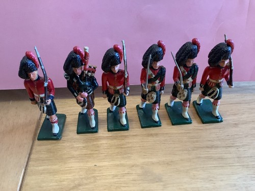Job lot lead soldiers - lead,