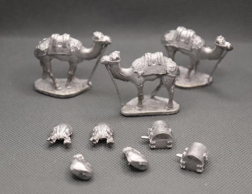 Hinchliffe 25mm baggage - 25mm, camels