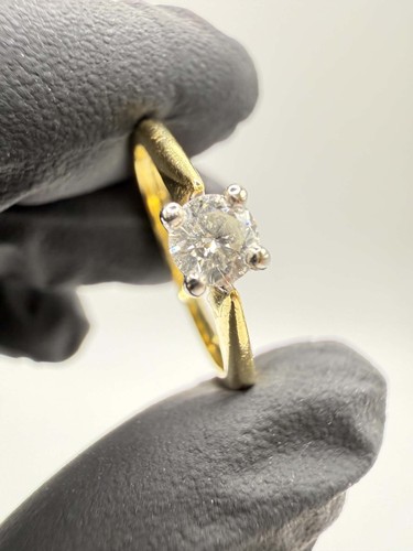 18ct 25ct brilliant cut - 18ct, 0.25ct