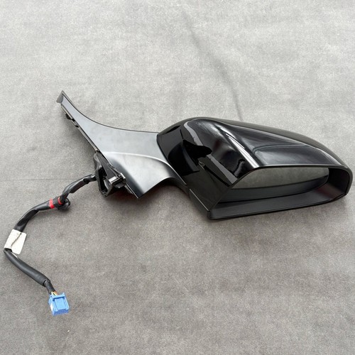 Front right wing mirror - front,