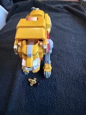 Voltron Legendary Defender Yellow Lion 7" Transforming Figure w/  mini vehicle  