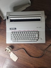 Smith Corona XE 1600 Electric Typewriter